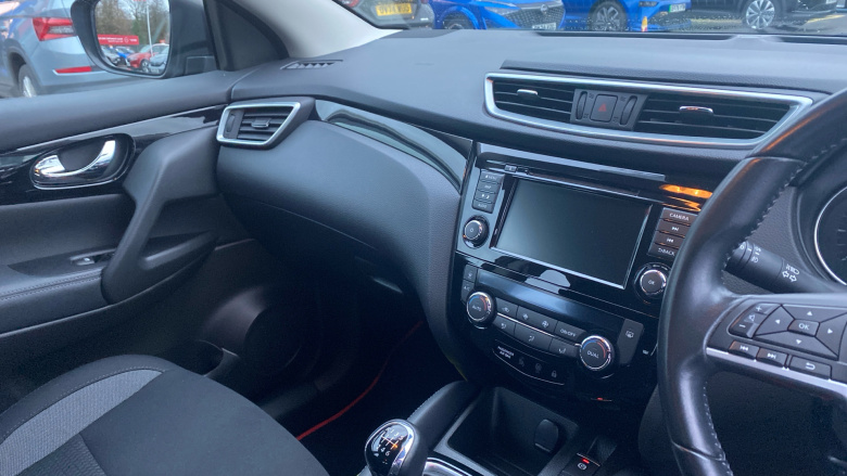 Nissan Qashqai 1.3 DiG-T Acenta Premium 5dr Petrol Hatchback